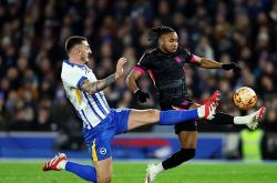 lol高校认证-切尔西后卫连续封堵对手，贡献关键扑救