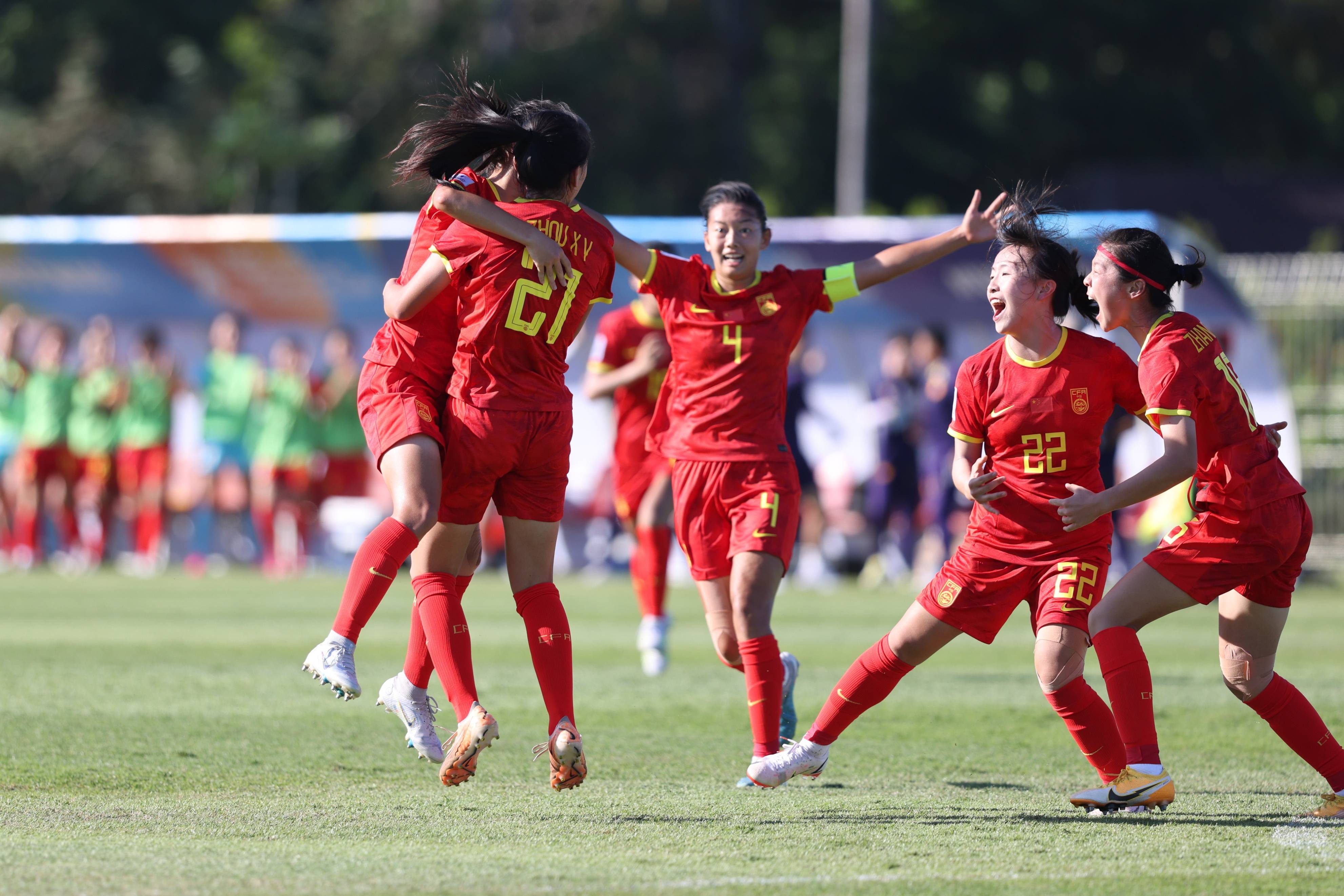 关于女足比赛的精彩瞬间再次震撼观众的信息